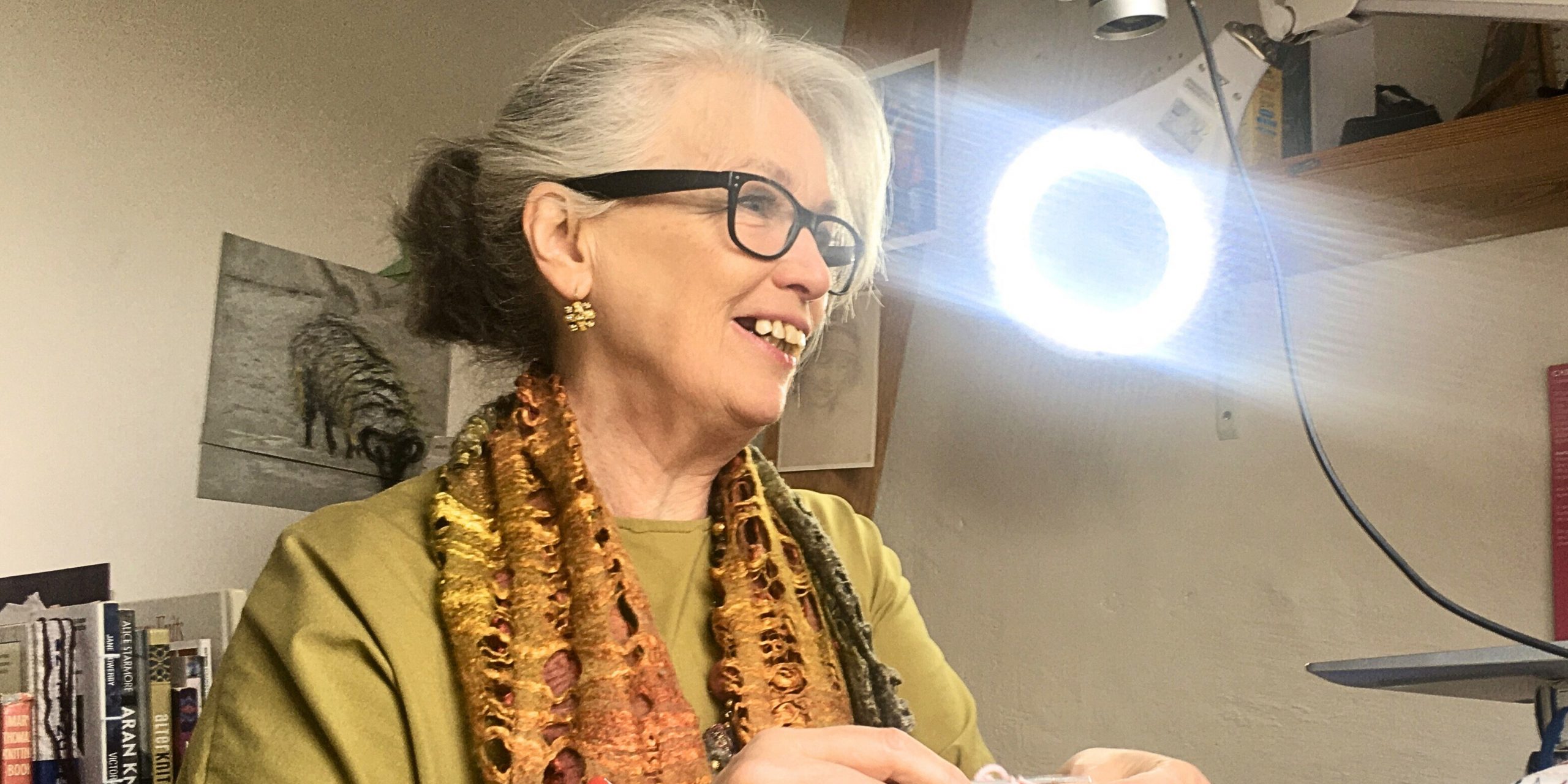 Pauline with a ring light